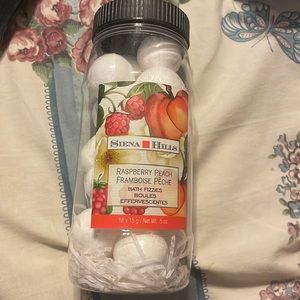 🖤Siena Hills Raspberry Peach Bath Fizzies🖤